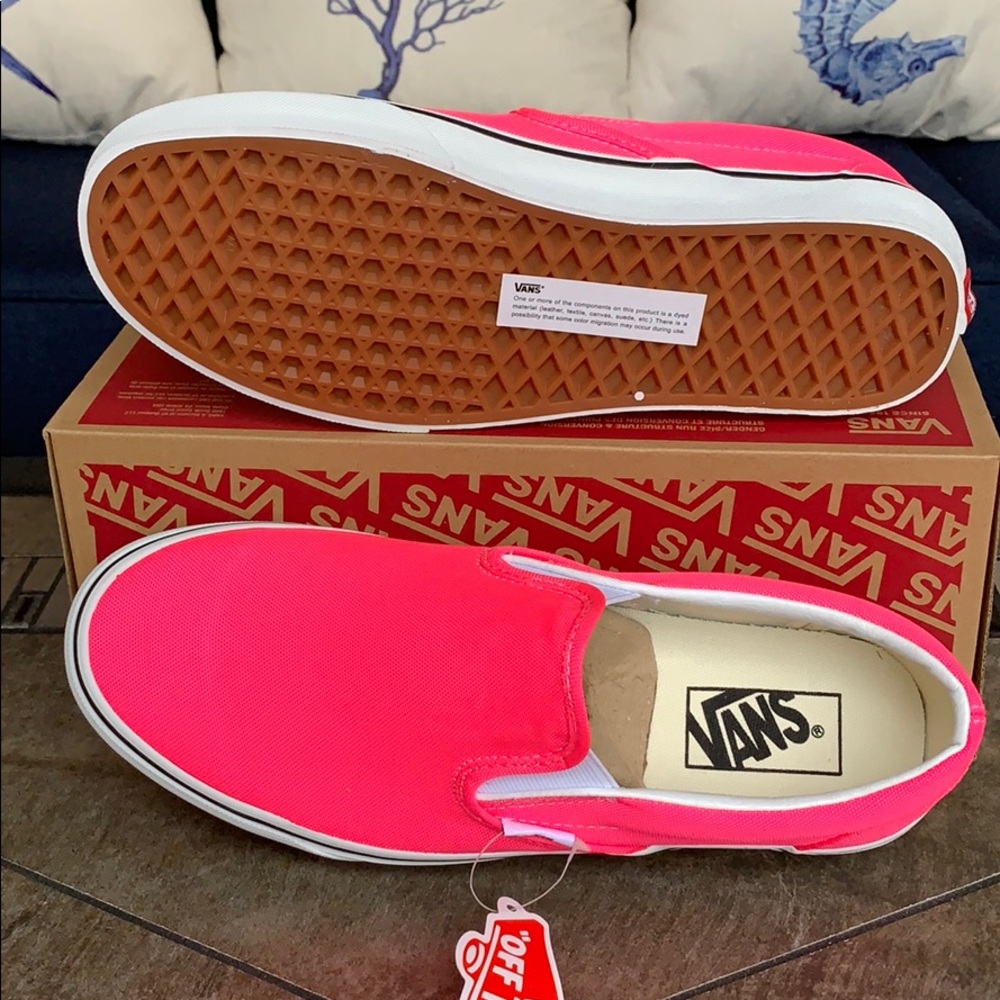 VANS CLASSIC SLIP ON NEON Knockout Pink/Tr Wht WMN - Picture 3 of 16